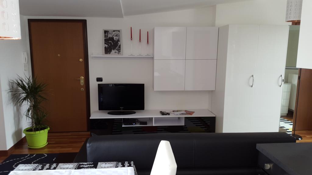 New Luxury Attic Santa Giulia Expo Appartement Milaan Kamer foto
