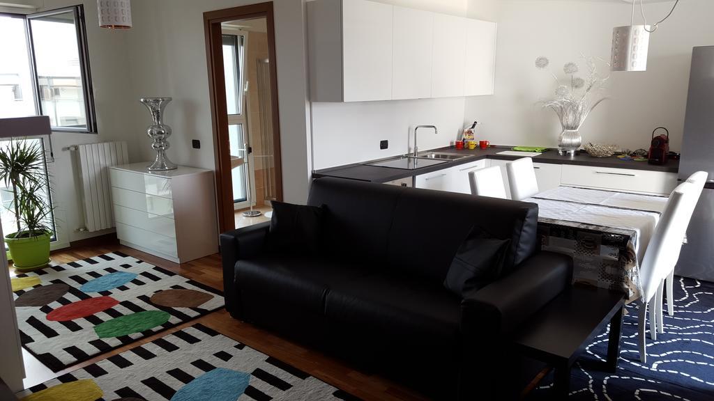 New Luxury Attic Santa Giulia Expo Appartement Milaan Kamer foto