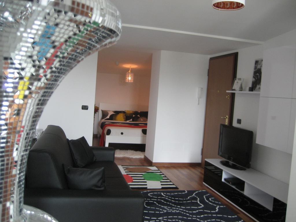 New Luxury Attic Santa Giulia Expo Appartement Milaan Kamer foto